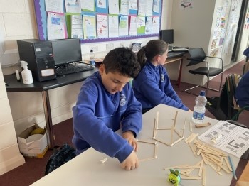 Construction of 3D Shapes